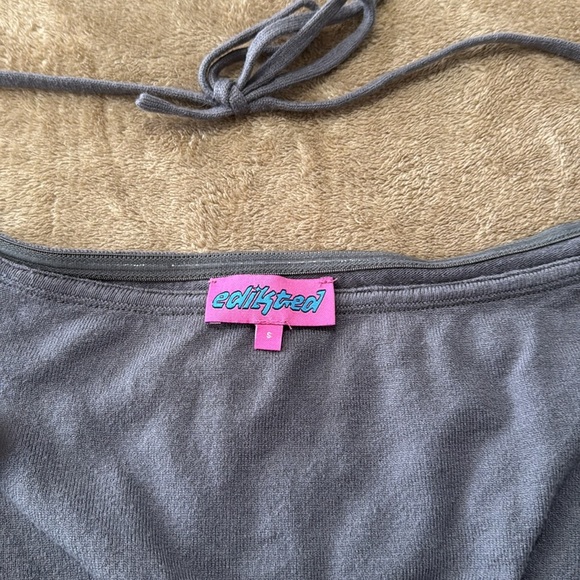 Edikted Jane Gray Tie Front Knit Top - Picture 3 of 9